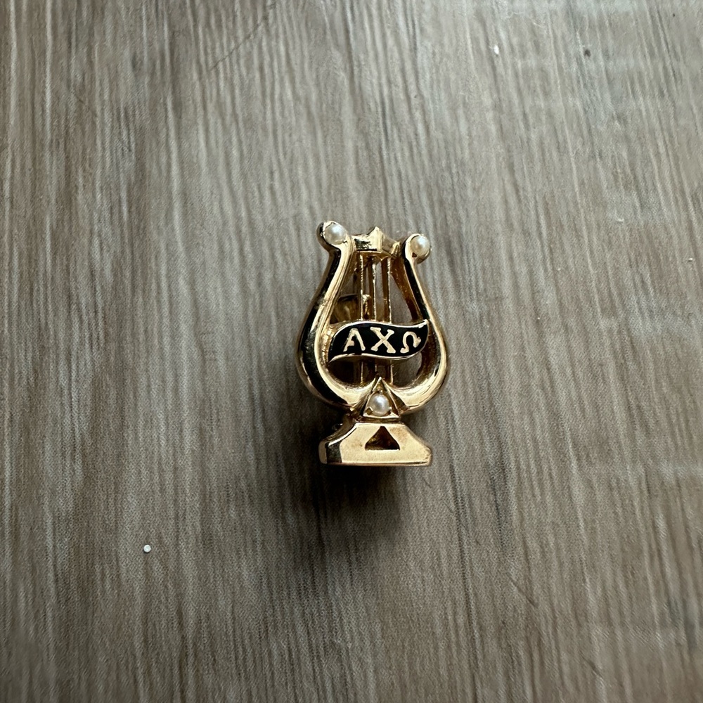 Alpha Chi Omega Gold Pearl Lyre Pin